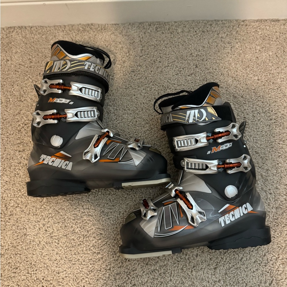 Tecnica Modo 8 Ski Boots.